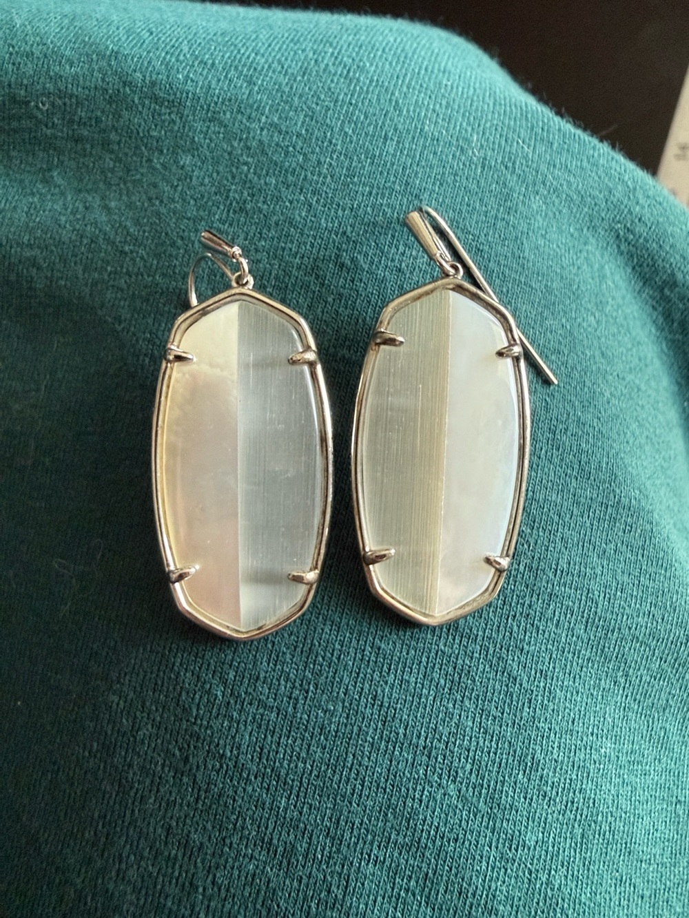 Kendra Scott Drop Ellie Earrings